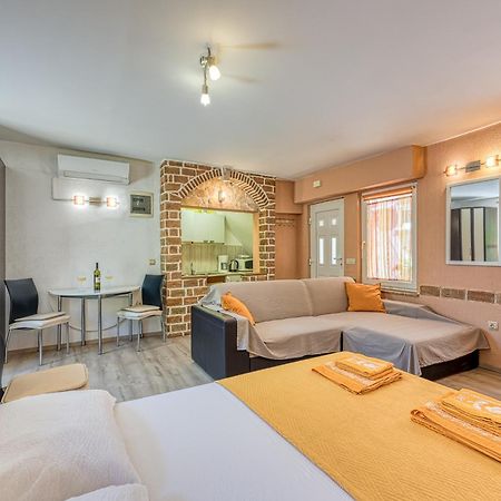Studio Tommy Rovinj Bagian luar foto
