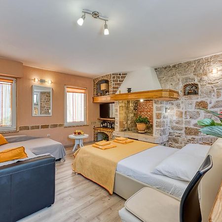 Studio Tommy Rovinj Bagian luar foto